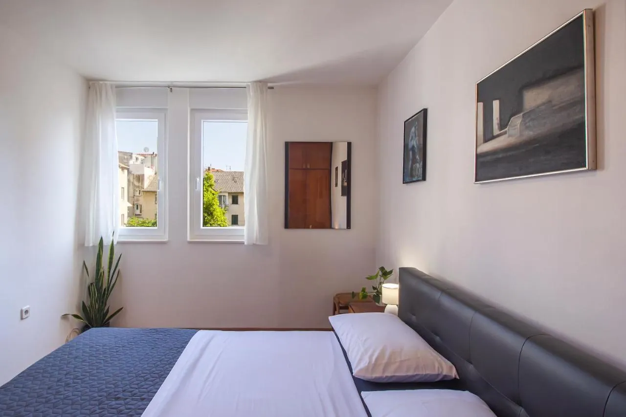 La Maison Central Split Apartment